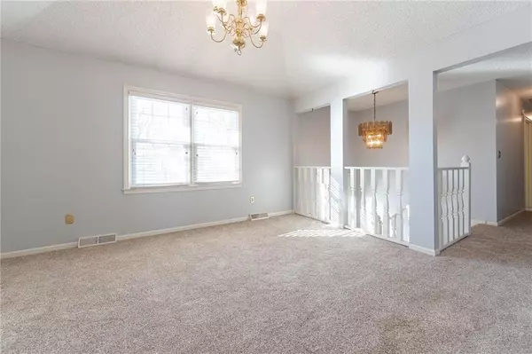 Gladstone, MO 64118,7629 N Park AVE