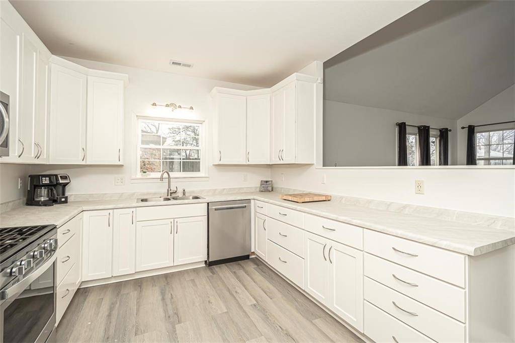 Baldwin City, KS 66006,407 4th ST