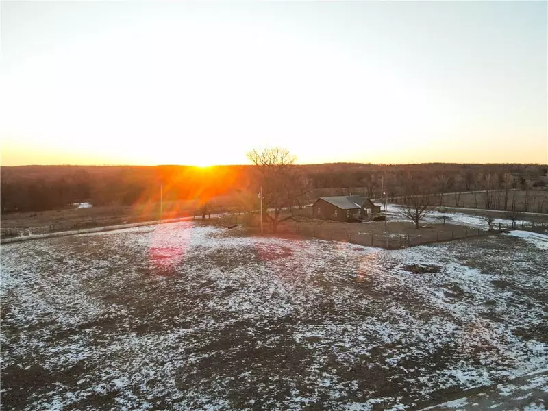 13106 Quinn RD, Pleasanton, KS 66075