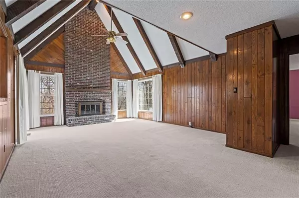 Overland Park, KS 66210,11716 W 108th CIR