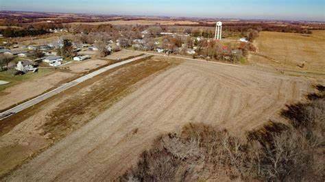 1530 Missouri AVE, Mound City, MO 64470