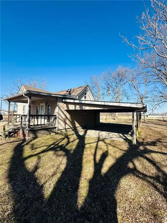 Chetopa, KS 67336,1383 Railroad AVE