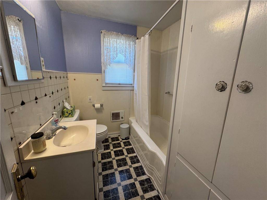 Garnett, KS 66032,117 S Lincoln ST