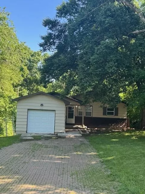 Kansas City, MO 64129,8618 E 32nd ST