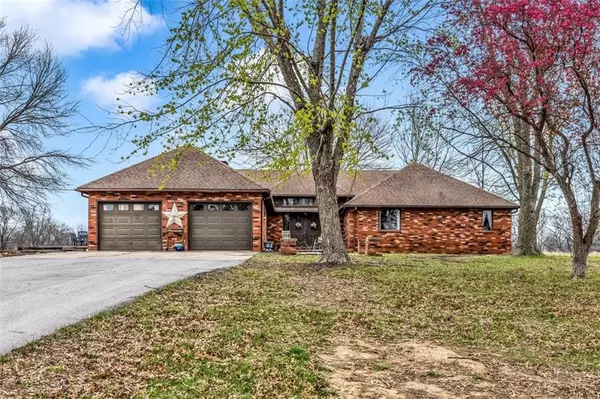 14589 NE County Road 2763 RD, Adrian, MO 64720