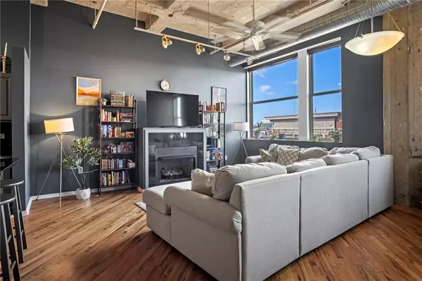 Kansas City, MO 64108,2107 Grand BLVD #603