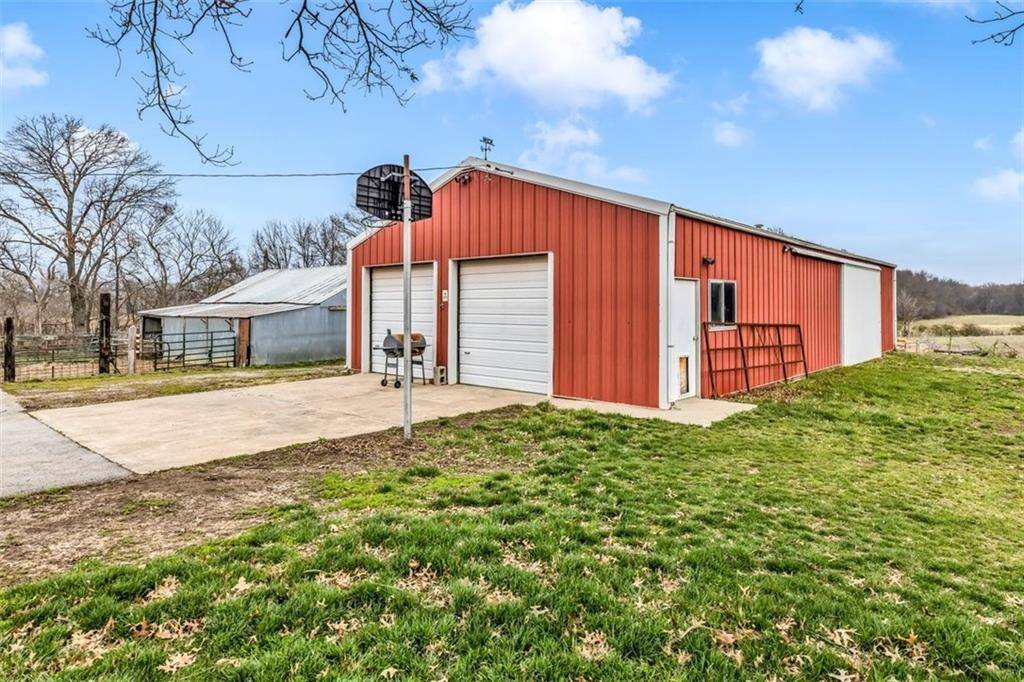 Adrian, MO 64720,14589 NE County Road 2763 RD