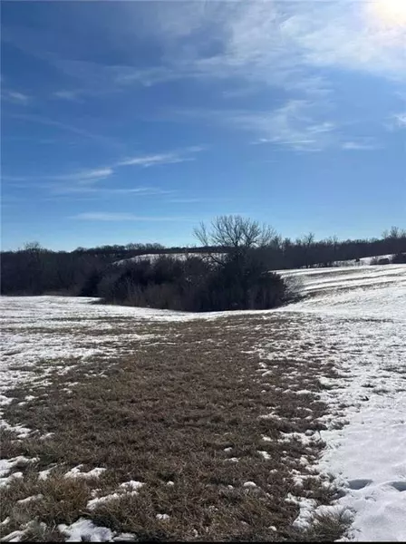 210th ST, Maryville, MO 64468