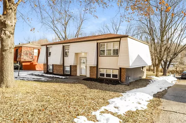 Parkville, MO 64151,4803 NW Woody Creek LN