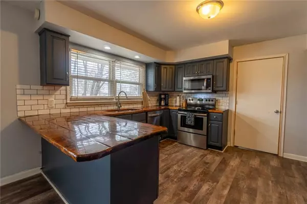 Cameron, MO 64429,1407 N Howenstein AVE