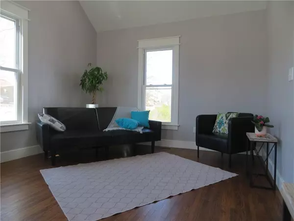 Paola, KS 66071,4 W Piankishaw ST
