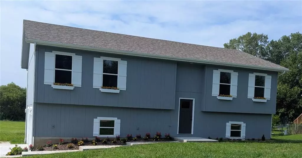 123 NW 171st RD, Warrensburg, MO 64093