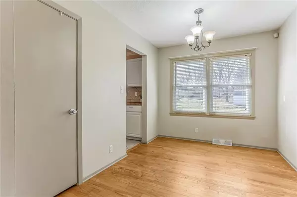 7508 N WOODLAND AVE Gladstone, MO 64118