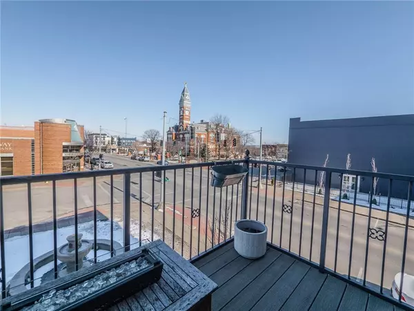 Maryville, MO 64468,220 N Main ST