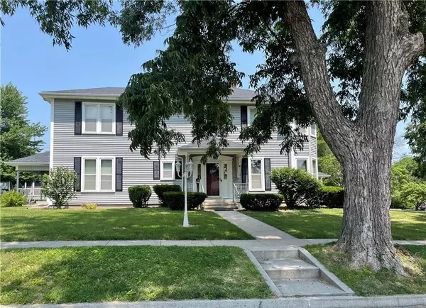 211 E Van Buren ST, Gallatin, MO 64640