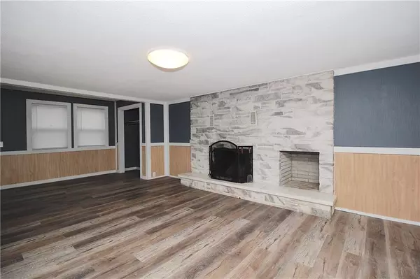 Garnett, KS 66032,623 E Monroe AVE