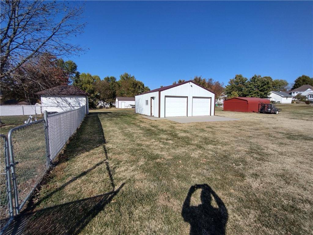 Clinton, MO 64735,1704 S Washington ST
