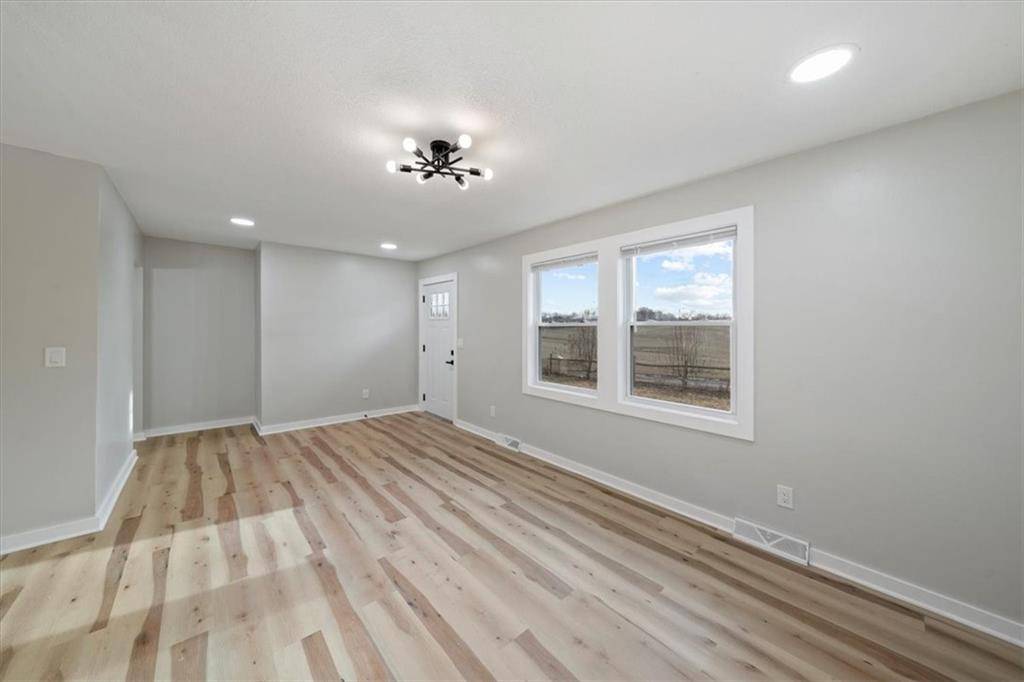 Weston, MO 64098,805 Rock ST