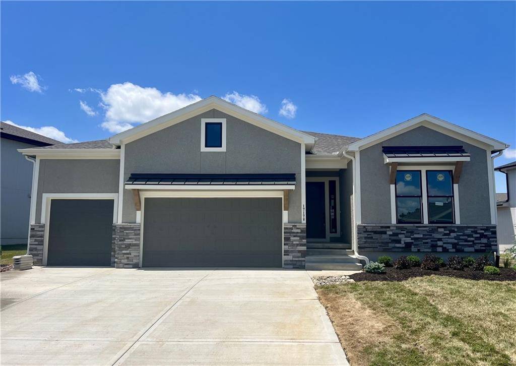 17178 S Heatherwood ST, Olathe, KS 66062