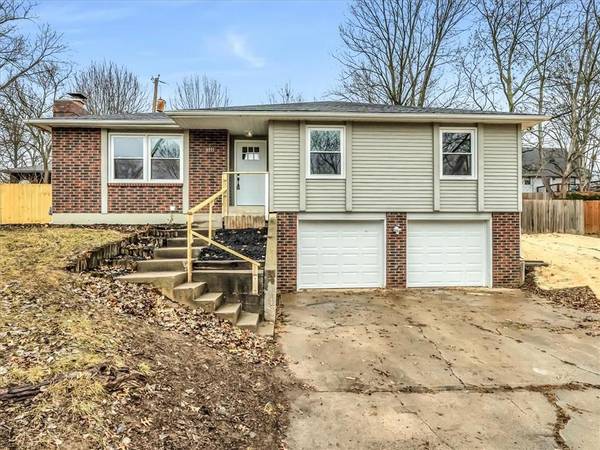 6911 NW Pleasant View DR, Kansas City, MO 64152