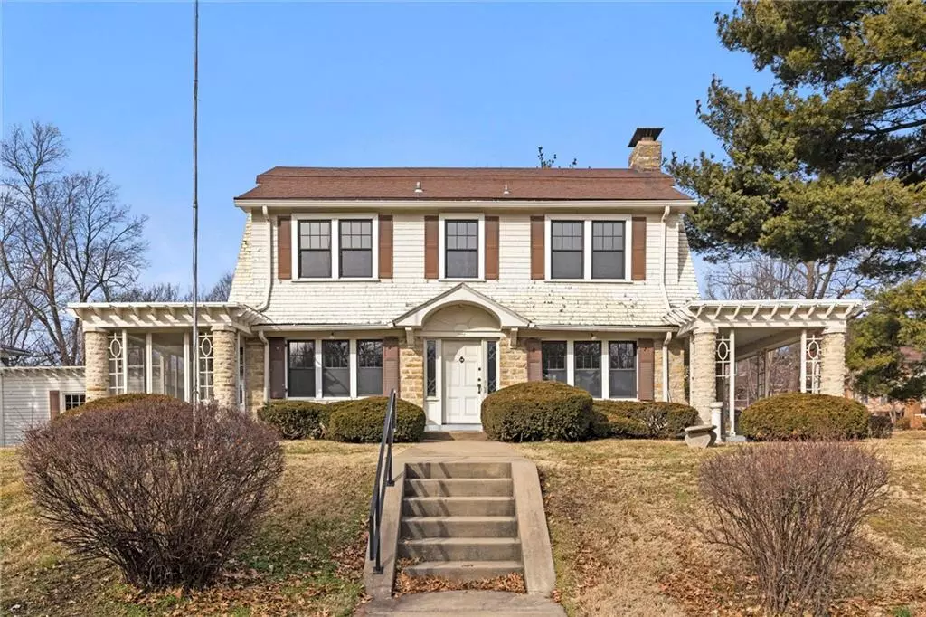 Kansas City, MO 64113,5900 Brookside BLVD