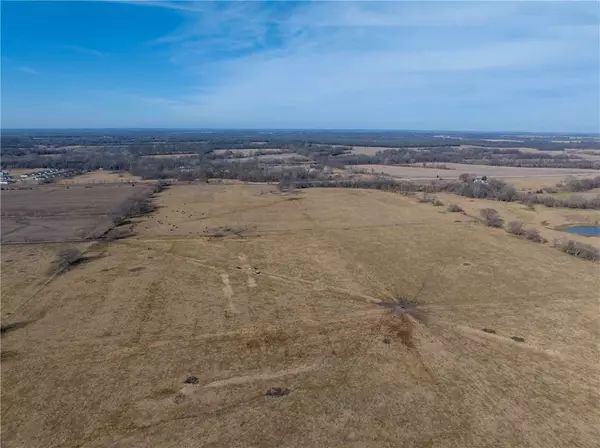 Clinton, MO 64735,29 NE 400 RD