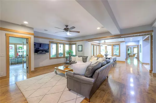 Shawnee, KS 66218,18402 W 64th ST