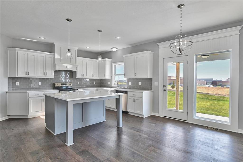 16426 S Elmridge ST, Olathe, KS 66062