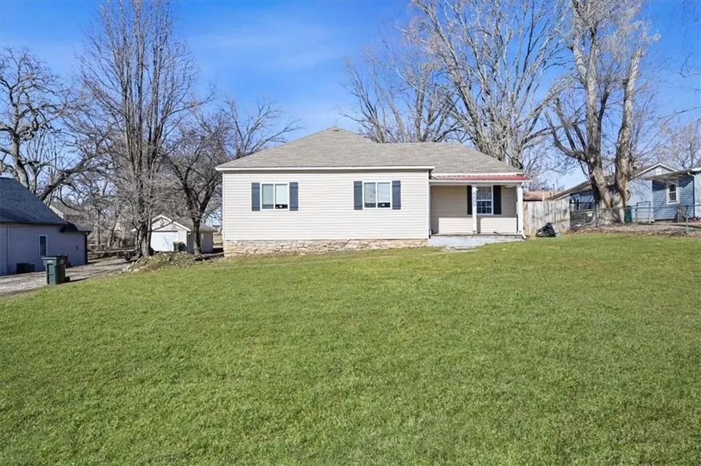 Lansing, KS 66043,311 E Kay ST