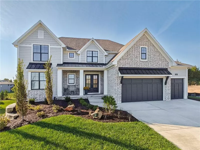 21615 W 80th TER, Shawnee, KS 66220