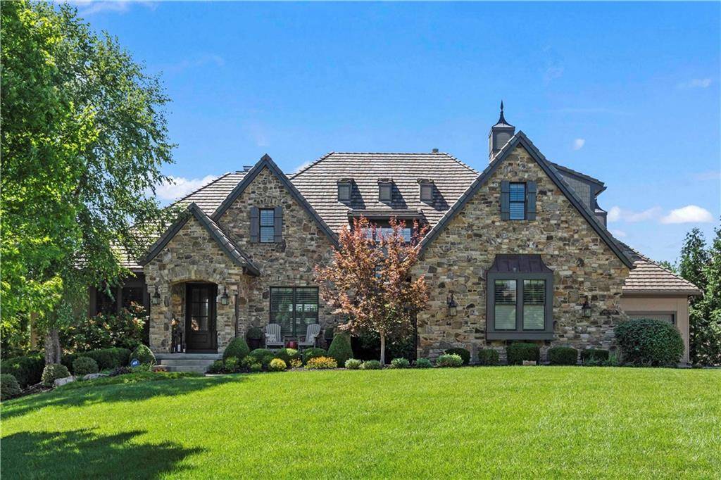 Overland Park, KS 66221,15917 King ST