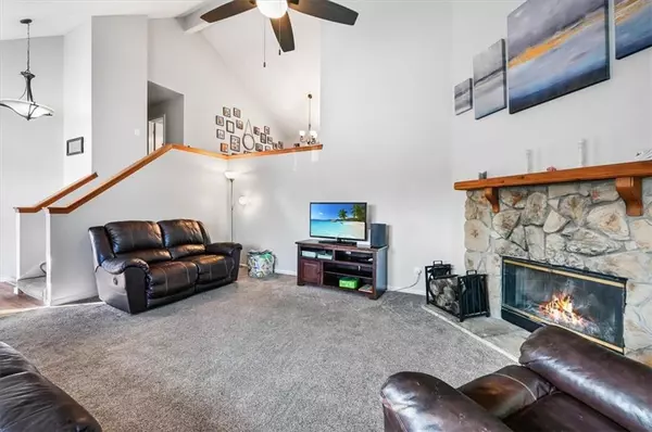 Lansing, KS 66043,610 Meadowlark RD