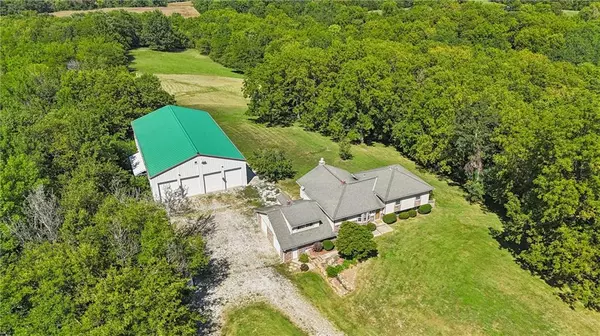 22093 Poplar RD, Higginsville, MO 64037