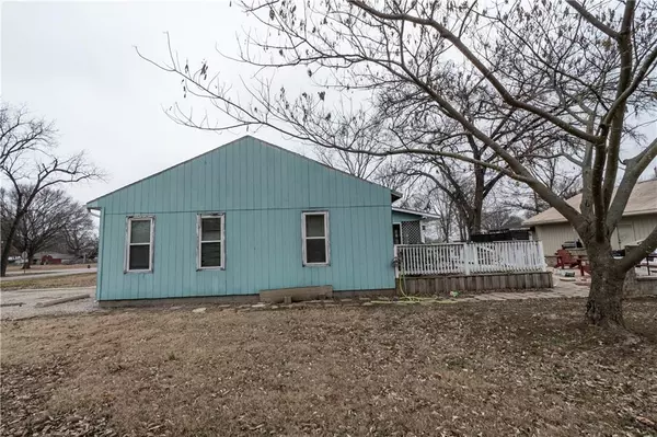 Cherryvale, KS 67335,638 W 3rd ST