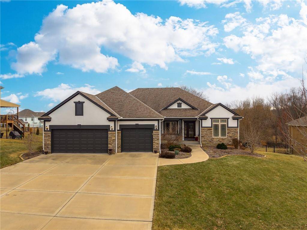 5007 NW 71st ST, Kansas City, MO 64151