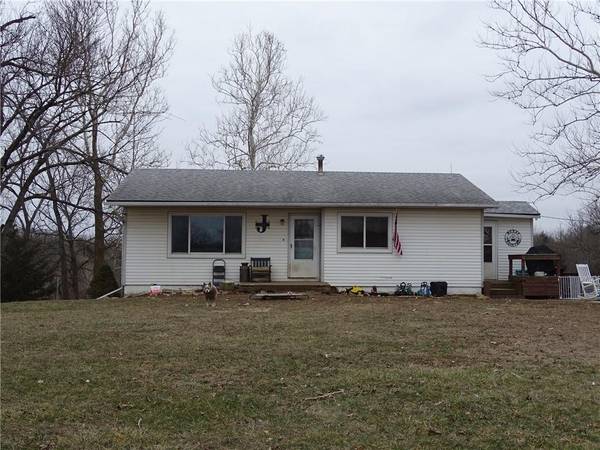 25039 Hand RD, Atchison, KS 66002