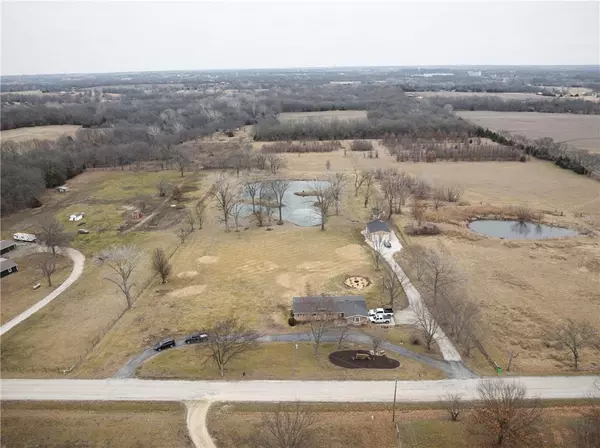 29959 Lookout RD, Paola, KS 66071