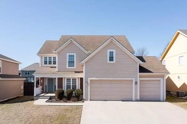 922 Southfork ST, Lansing, KS 66043