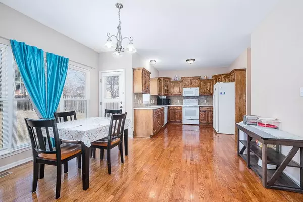 Lansing, KS 66043,922 Southfork ST