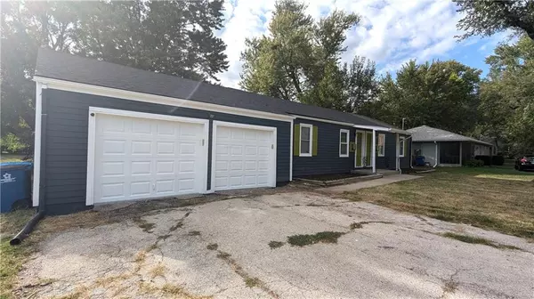 Shawnee, KS 66216,5614 Quivira RD