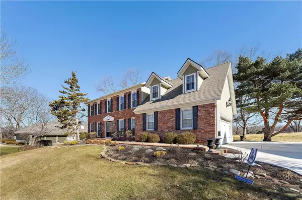 Leawood, KS 66209,12405 Howe DR