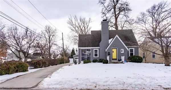 2715 W 49th TER, Westwood, KS 66205