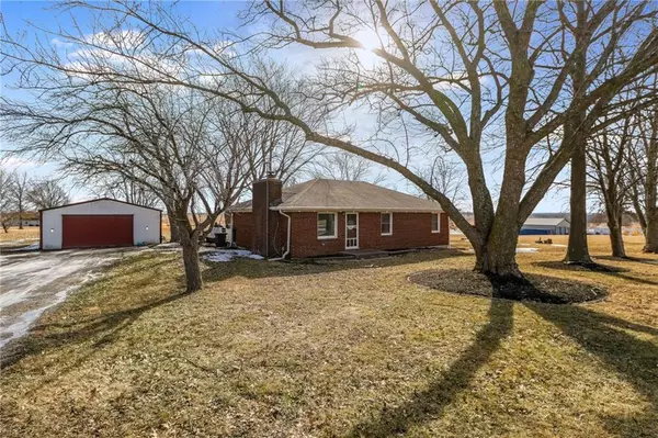 Cameron, MO 64429,11827 NE Woodridge LN