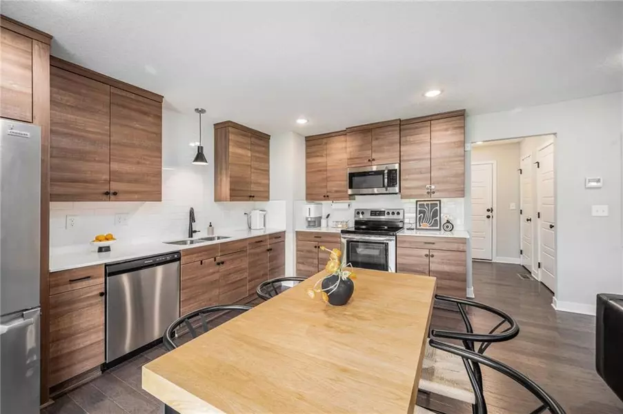 3703 SW Walsh DR, Lee's Summit, MO 64082