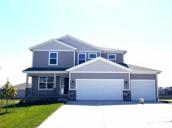 1917 SW Hightown DR, Lee's Summit, MO 64082