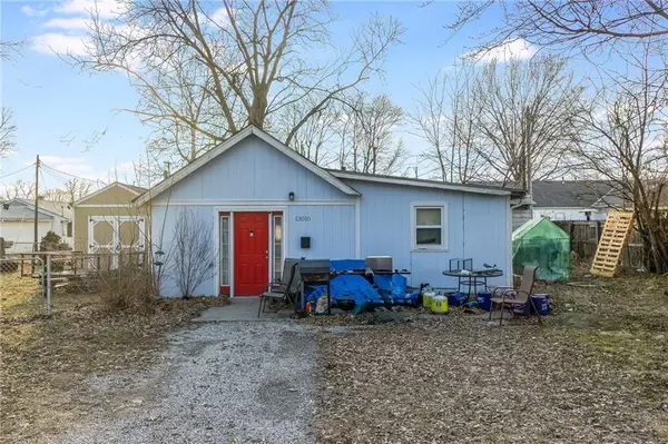 13010 13th ST, Grandview, MO 64030