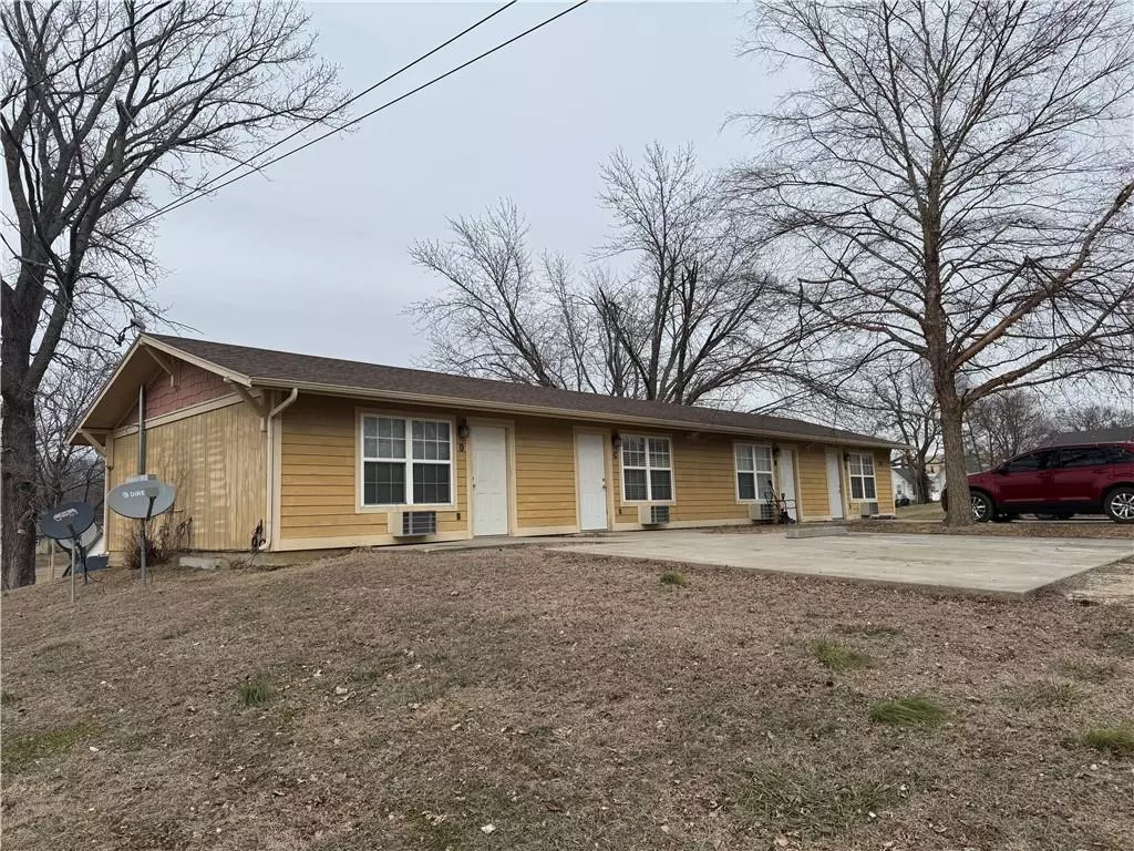 Oskaloosa, KS 66066,502 Madison ST