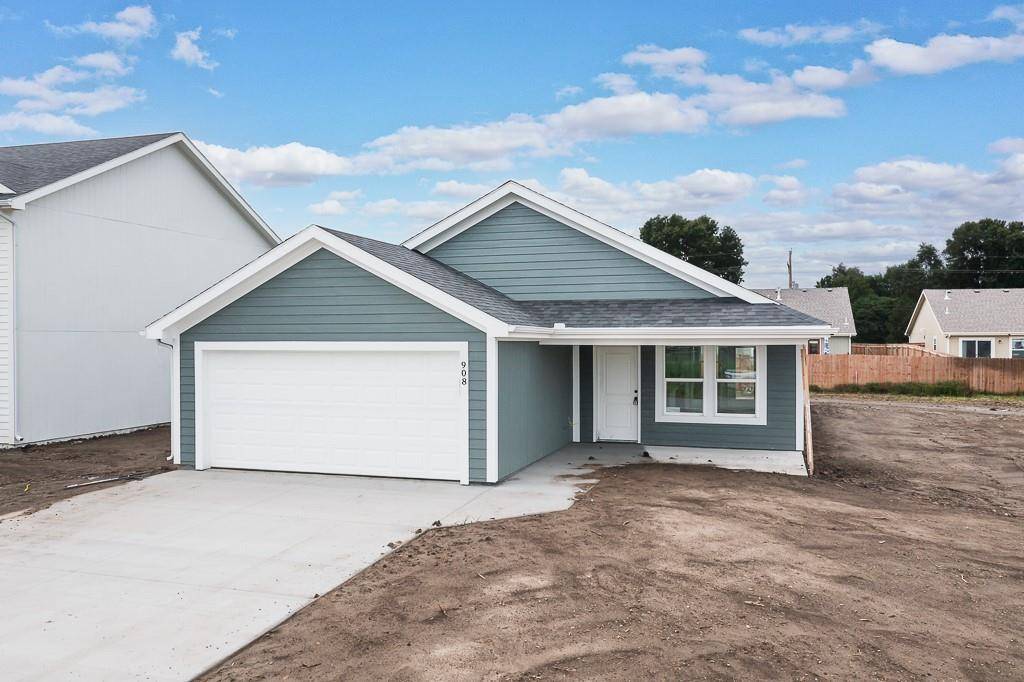 908 2nd ST, Perry, KS 66073
