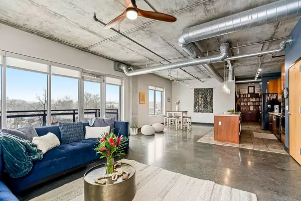 4141 Pennsylvania AVE #305, Kansas City, MO 64111