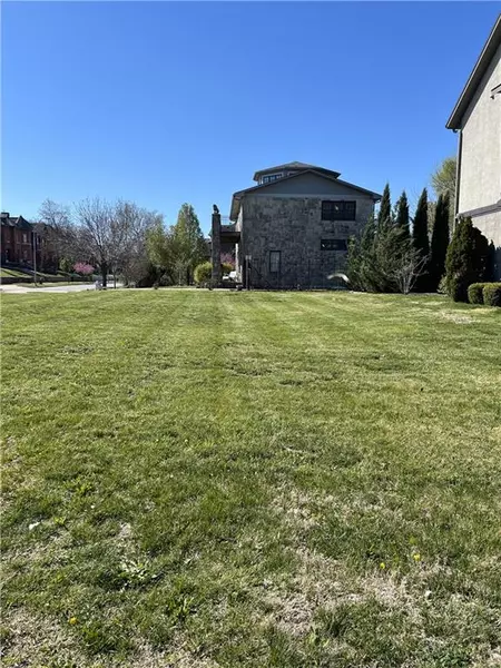 1220 E 24 ST, Kansas City, MO 64108